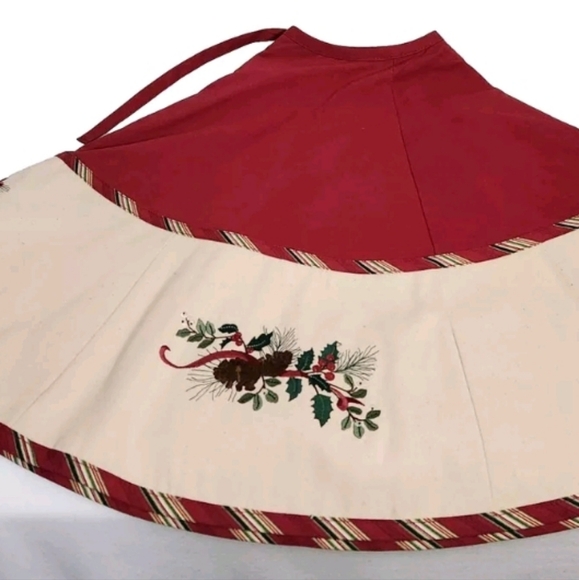 Vintage Embroidered Longaberger Christmas Tree Skirt Nature’s Garland Large 21\